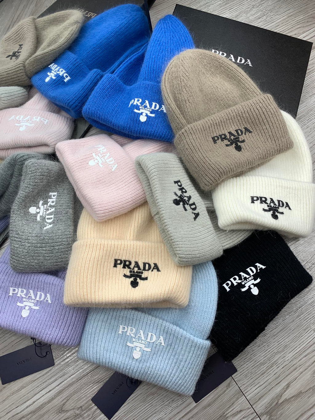 PRADA BEANIE HAT IN DOLPHIN GRAY WOOL 108750