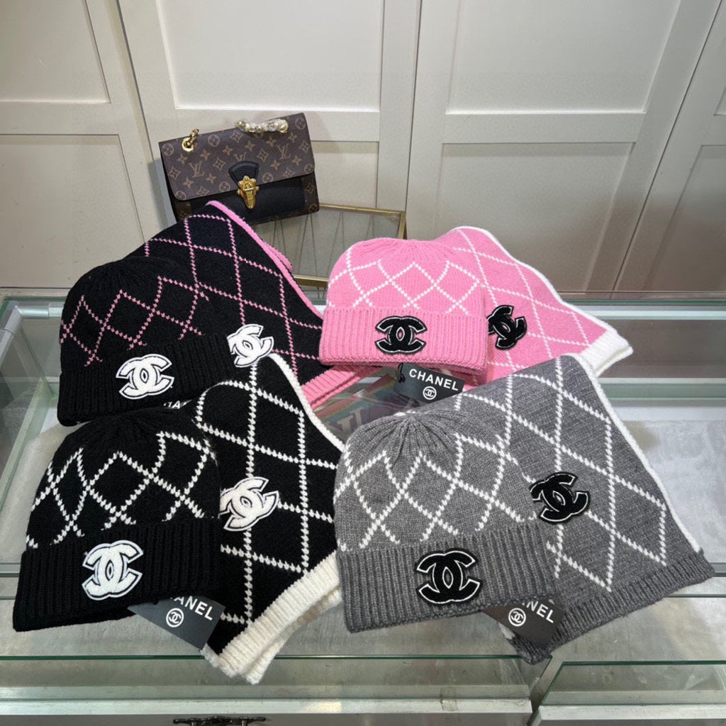 CHANEL SET HAT AND SCARF IN BLACK MIX WHITE WOOL 422597