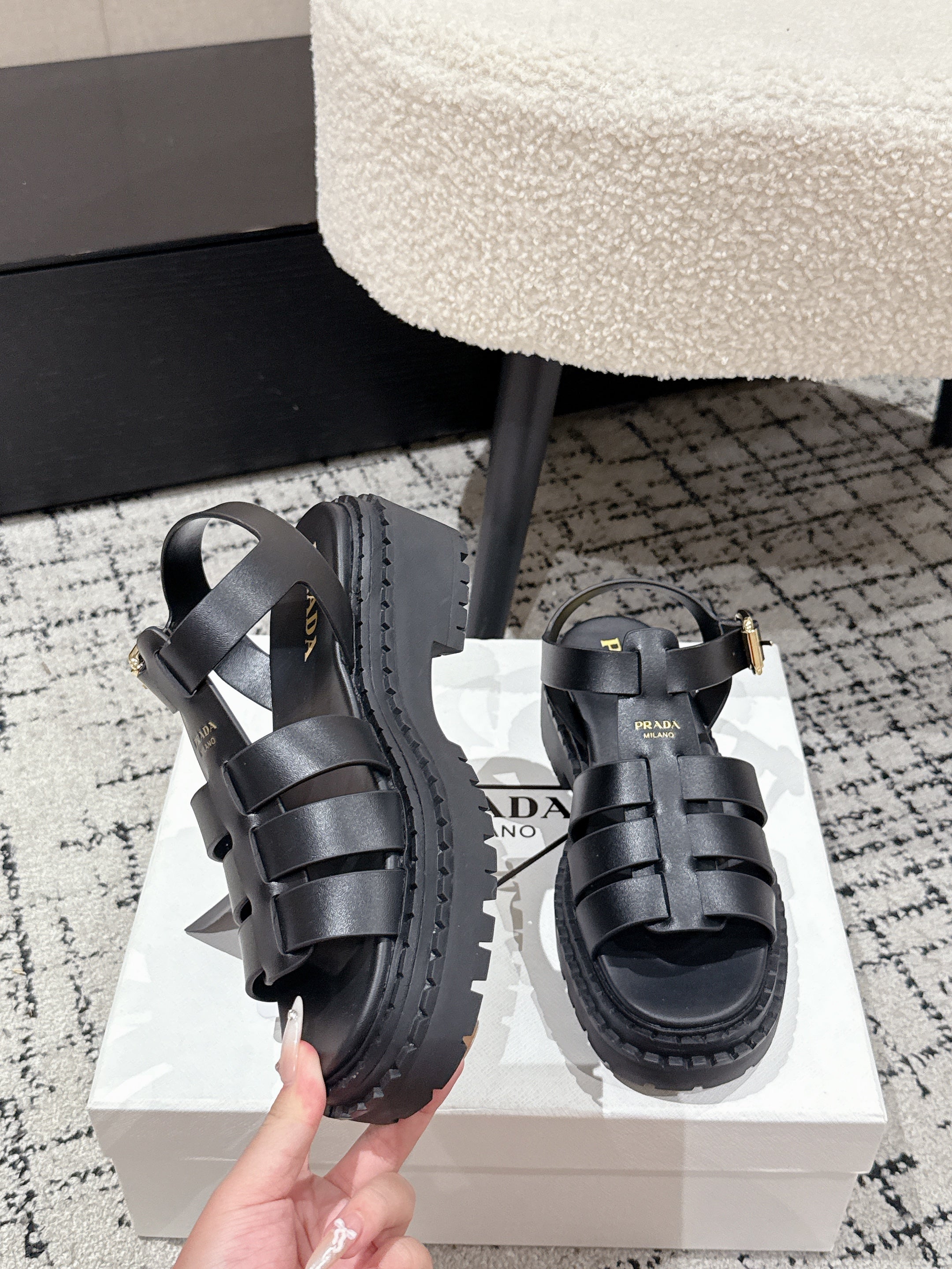 PRADA 25S FISHERMAN OPEN TOE SANLS IN BLACK CALFSKIN