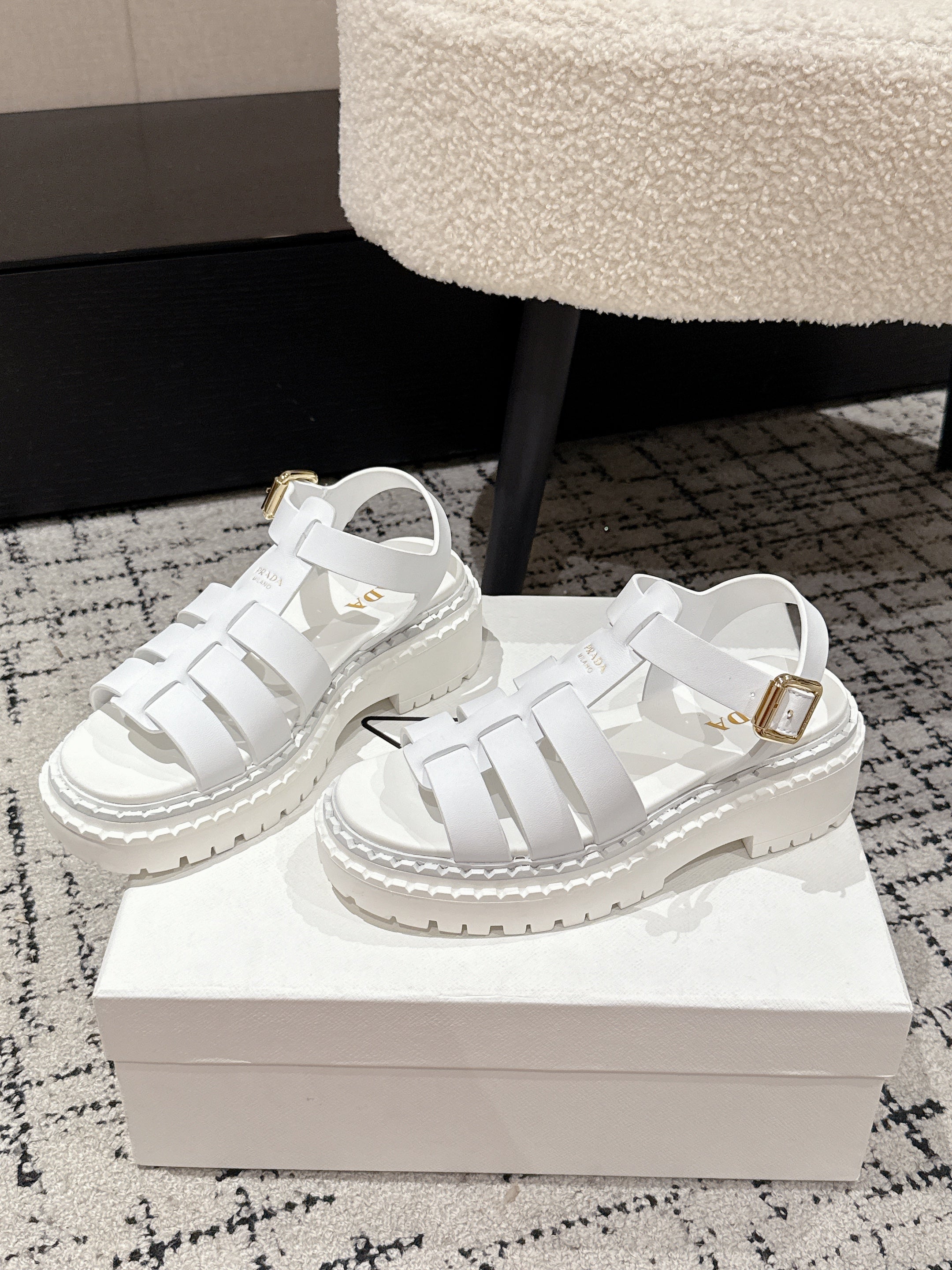 PRADA 25S FISHERMAN OPEN TOE SANLS IN WHITE CALFSKIN