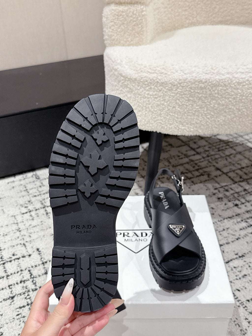 PRADA 25S CRISSCROSS SANLS IN BLACK CALFSKIN LOGO