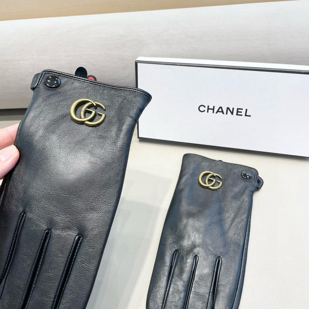GUCCI DOUBLE G GLOVES IN BLACK LAMBSKIN 370906