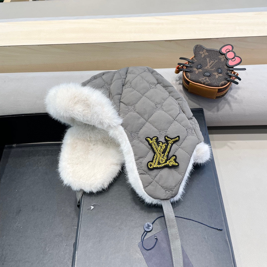 LOUIS VUITTON TRAPPER HAT IN GRAY COTTON 411229