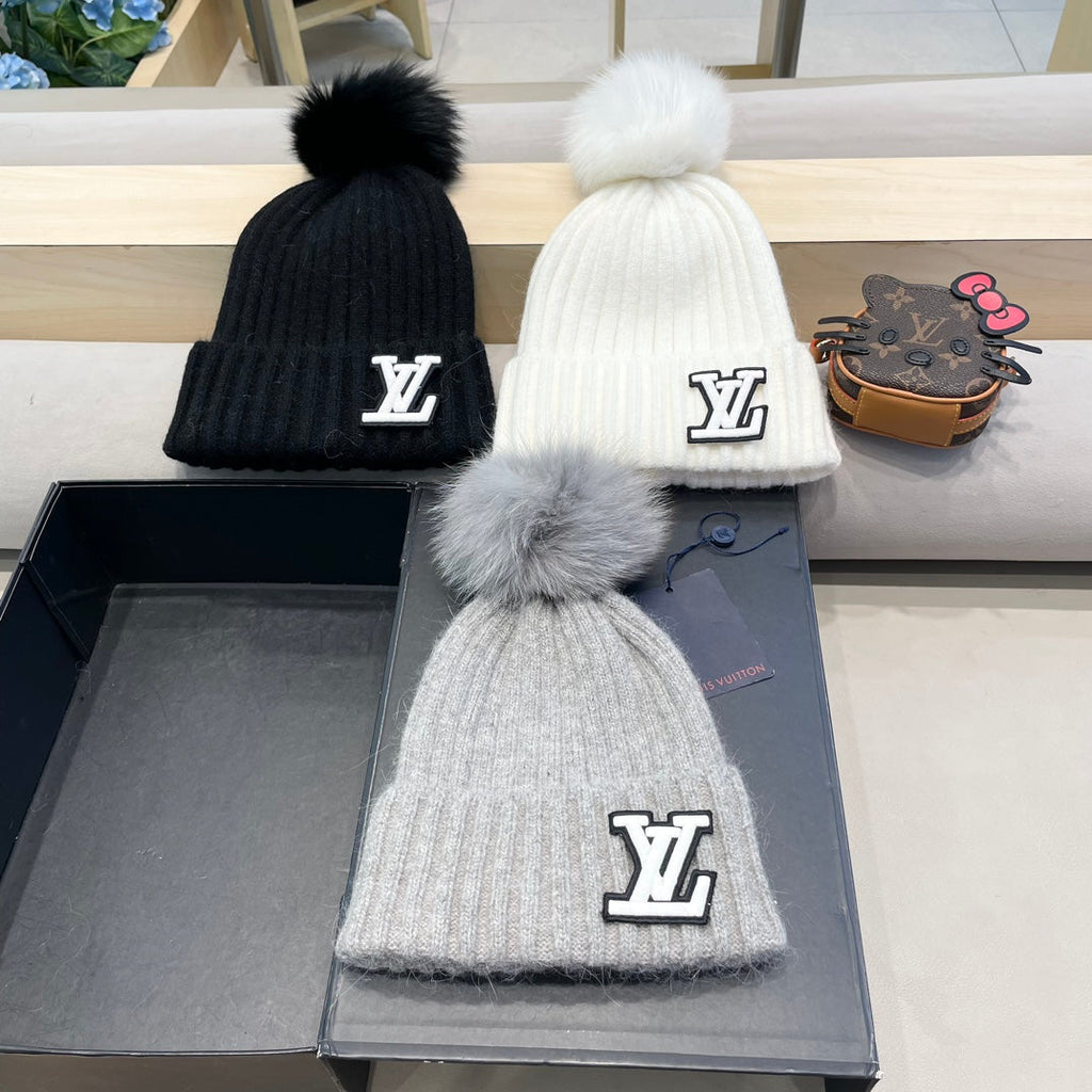 LOUIS VUITTON KNITTED BEANIE HAT IN BLACK WOOL 413369