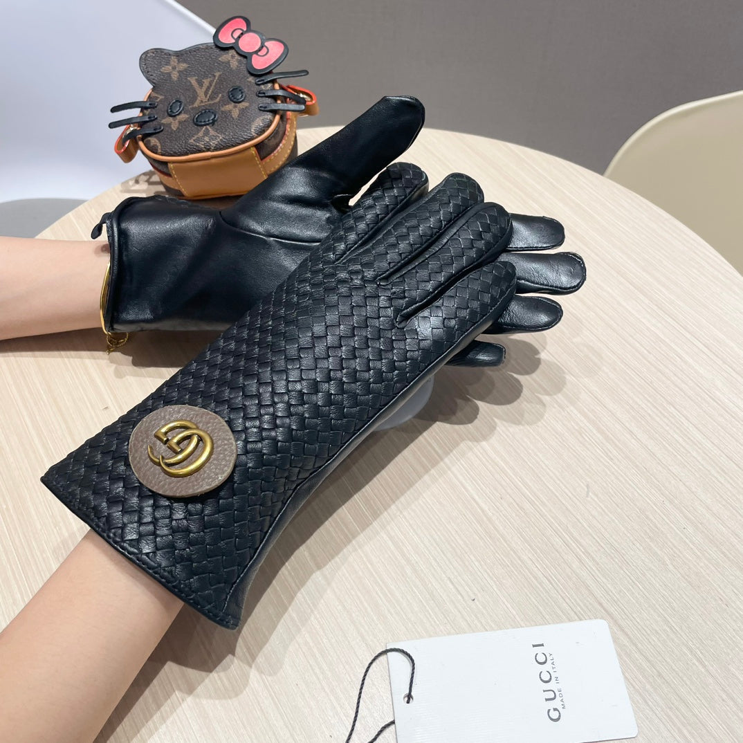 GUCCI COUPLE GLOVES IN BLACK LAMBSKIN 439093