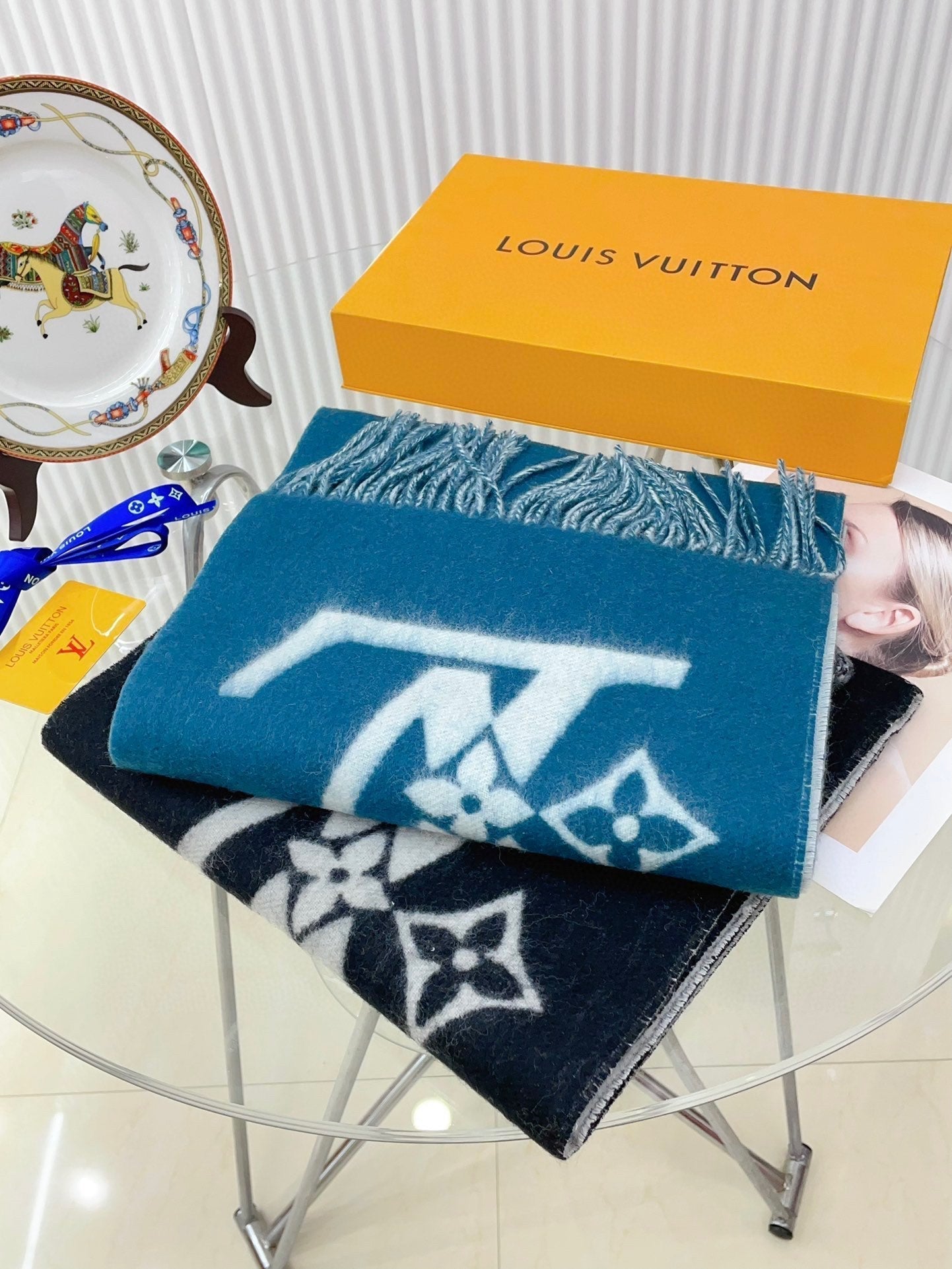 LOUIS VUITTON SMASH SCARF 210 CM IN ELECTRIC BLUE WOOL 390964