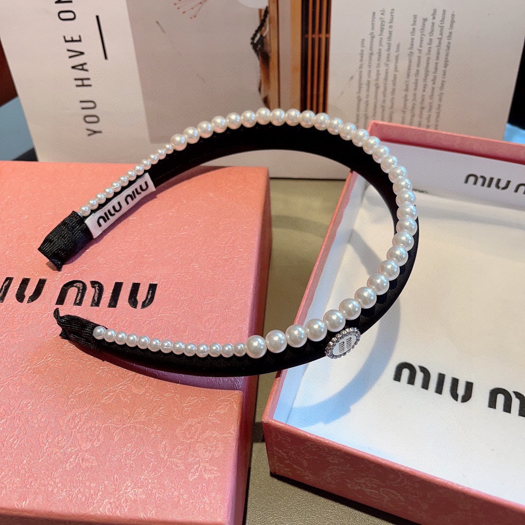HAIR BAND IN BLACK COTTON ATTACHED PEARL CHAIN 418901