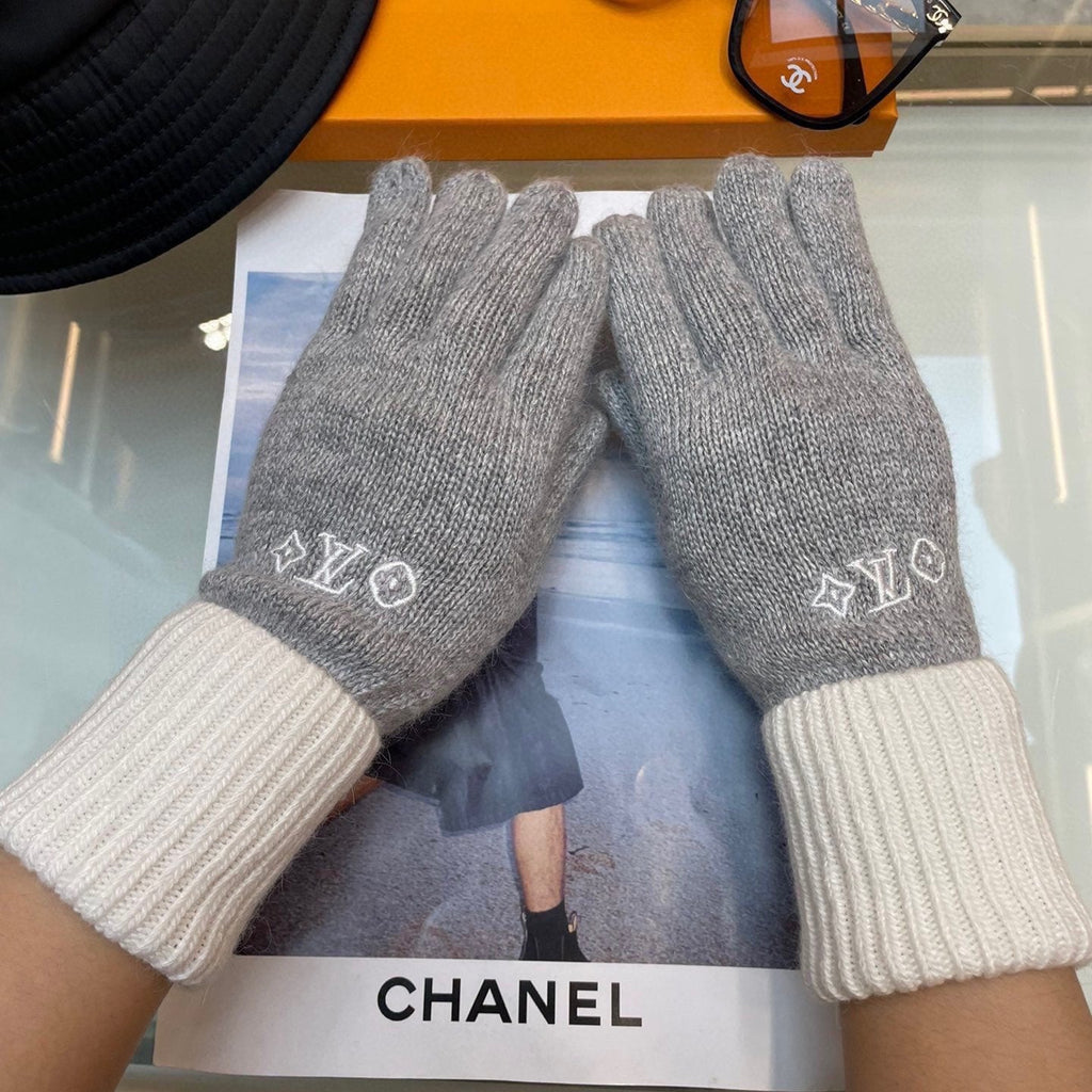 LOUIS VUITTON GLOVES IN DOVE GRAY MIX WHITE WOOL 458573