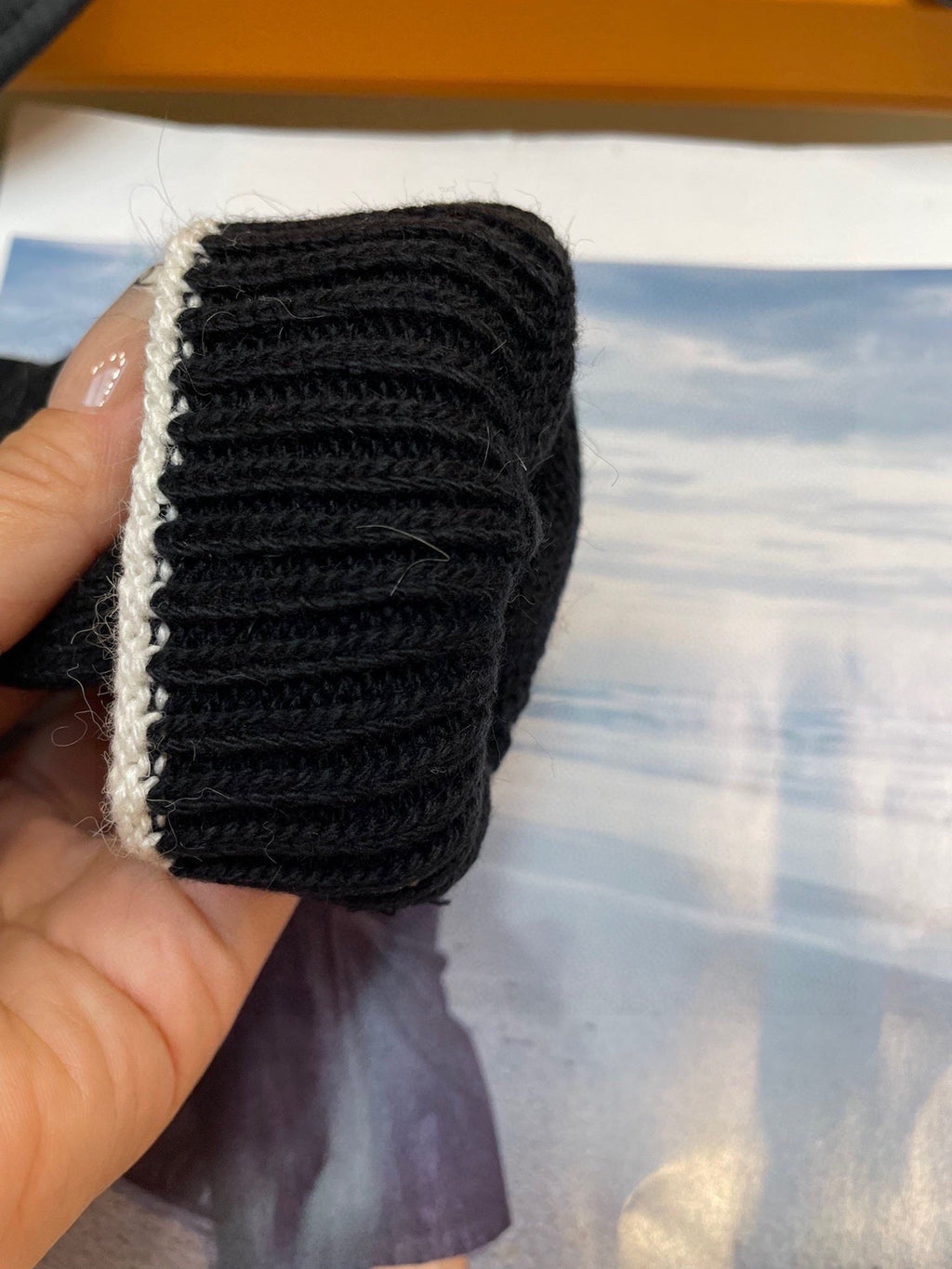 LOUIS VUITTON GLOVES IN BLACK MIX WHITE WOOL 458574