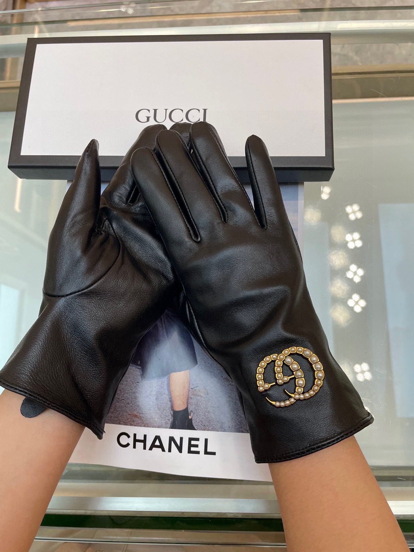 GUCCI GLOVES IN BLACK LAMBSKIN AND FLEECE LINING 465050