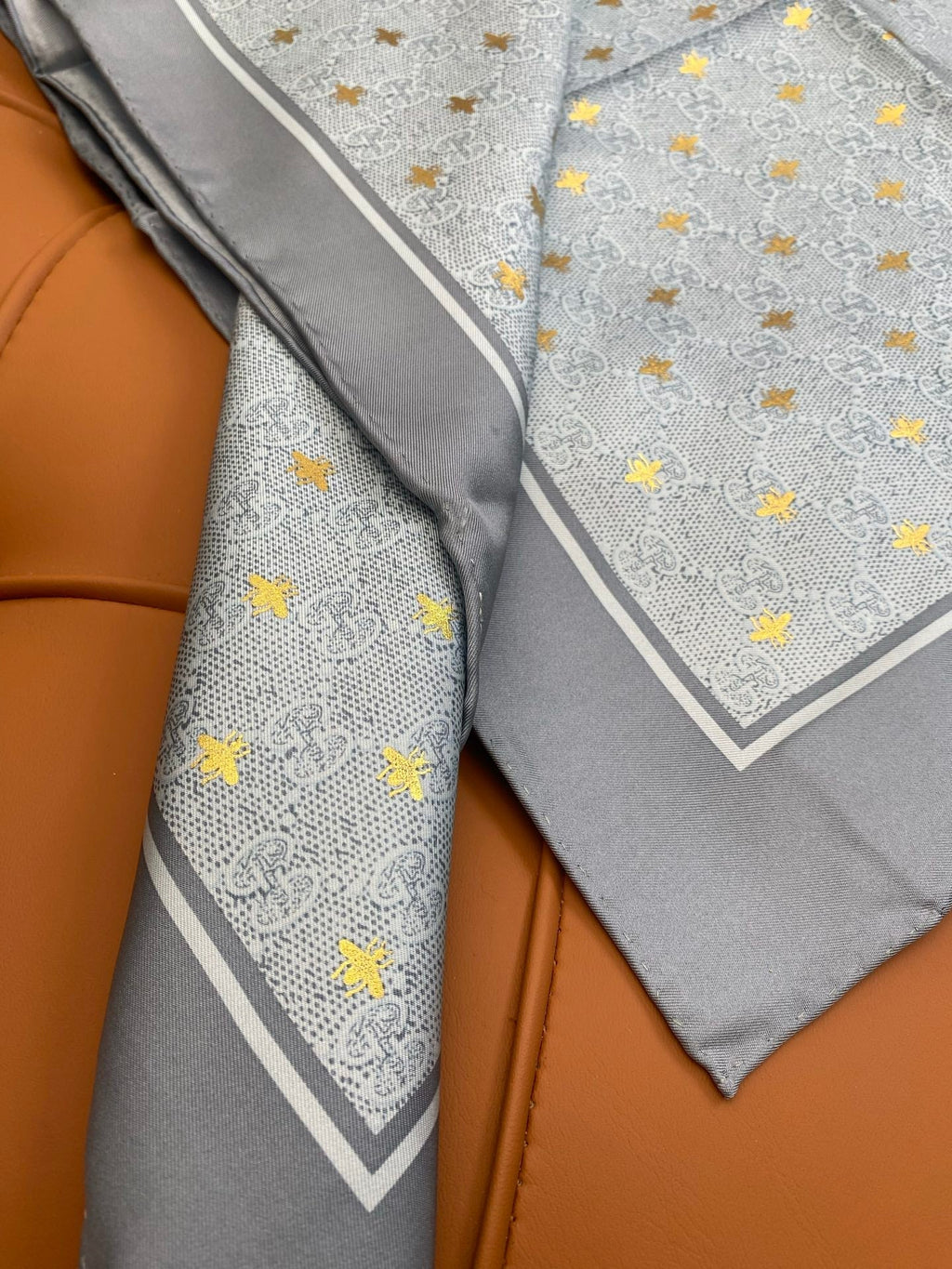 GUCCI 25S SCARF 90 IN SILK 709694