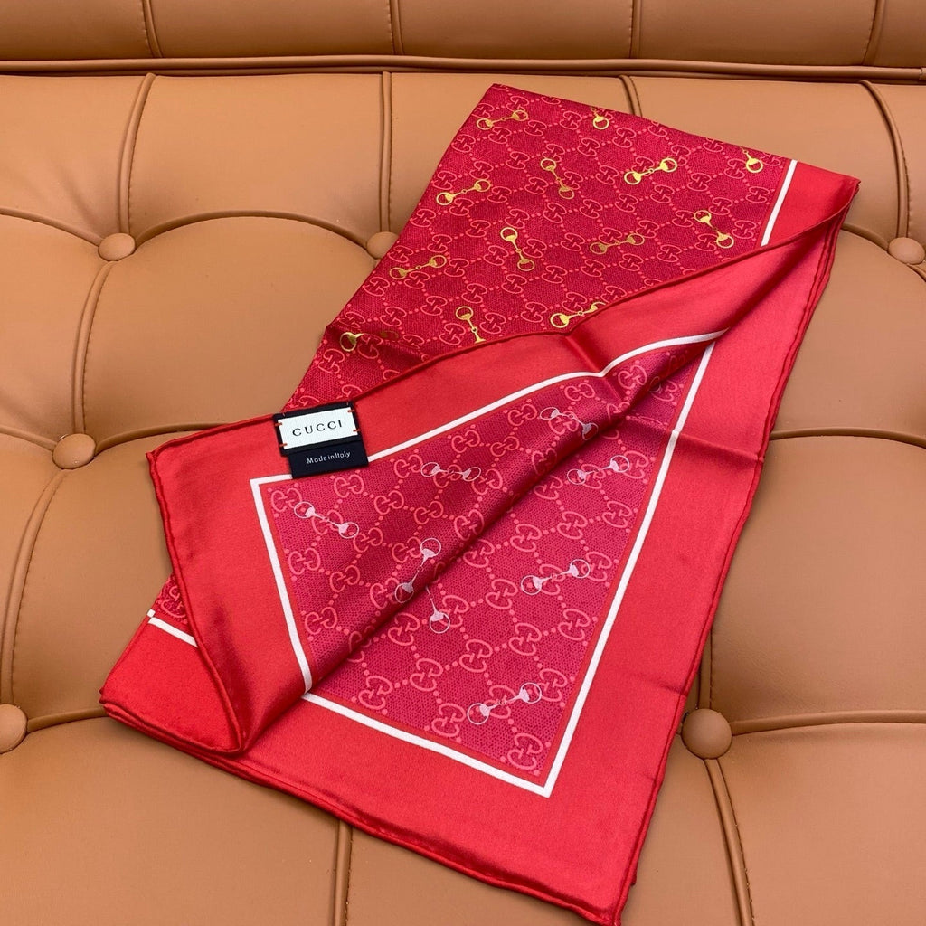 GUCCI 25S SCARF 90 IN SILK 718512