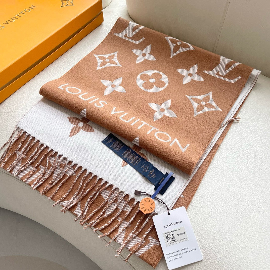 LOUIS VUITTON ESSENTIAL SCARF 186 CM IN COPPER BROWN WOOL 399777
