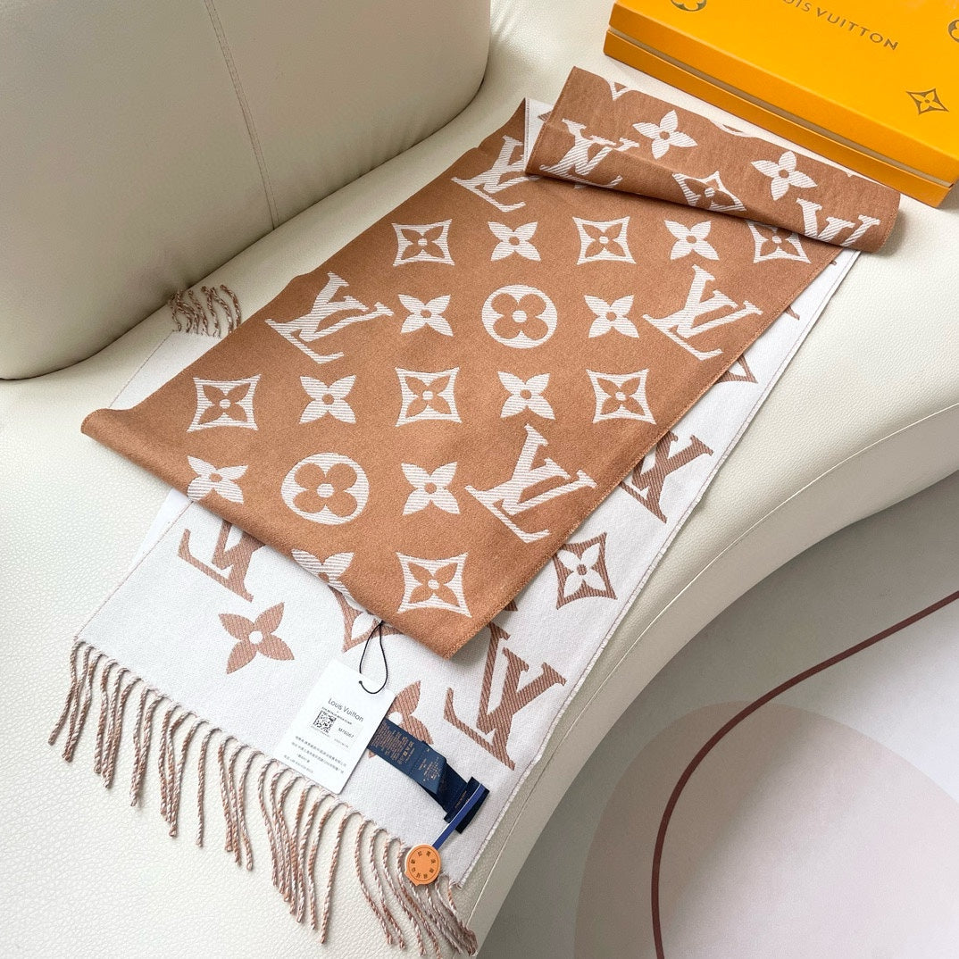 LOUIS VUITTON ESSENTIAL SCARF 186 CM IN COPPER BROWN WOOL 399777