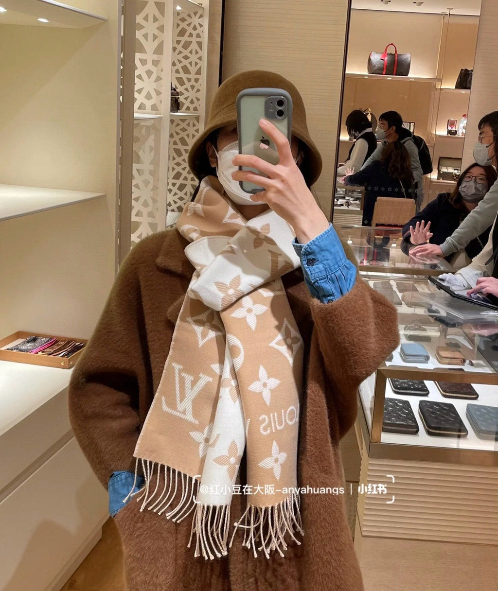 LOUIS VUITTON ESSENTIAL SCARF 186 CM IN CAMEL BEIGE WOOL 399775