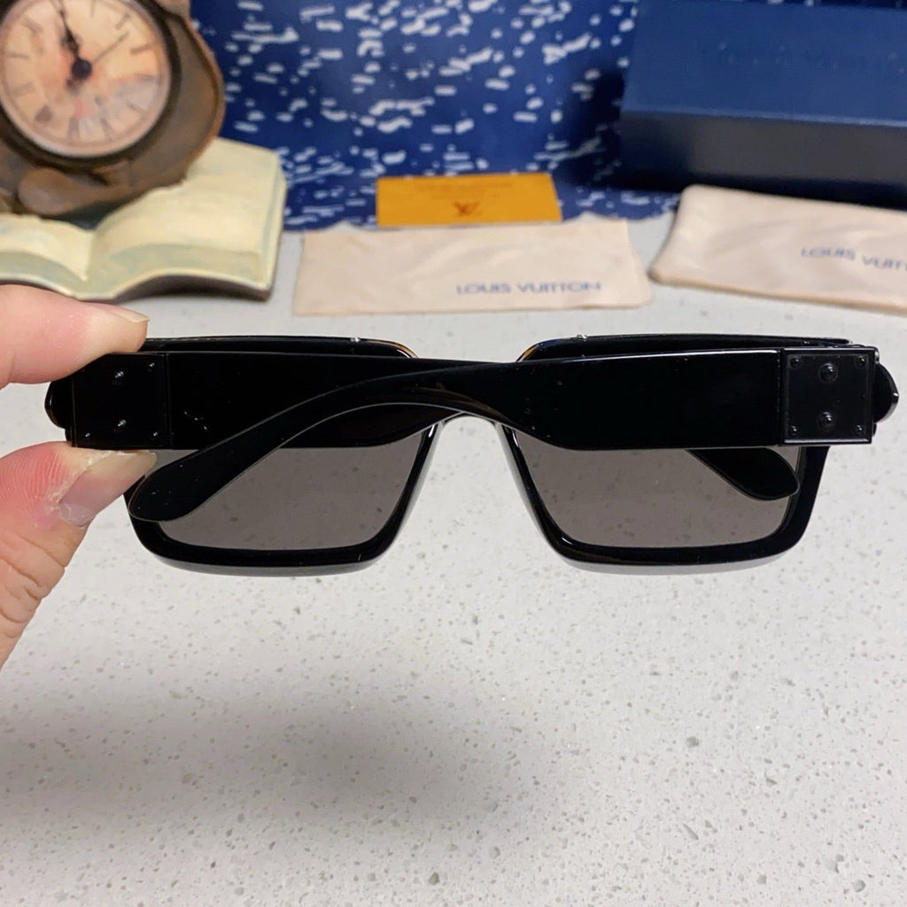 LOUIS VUITTON RECTANGLE SUNGLASSES 575846 IN BLACK ACETATE