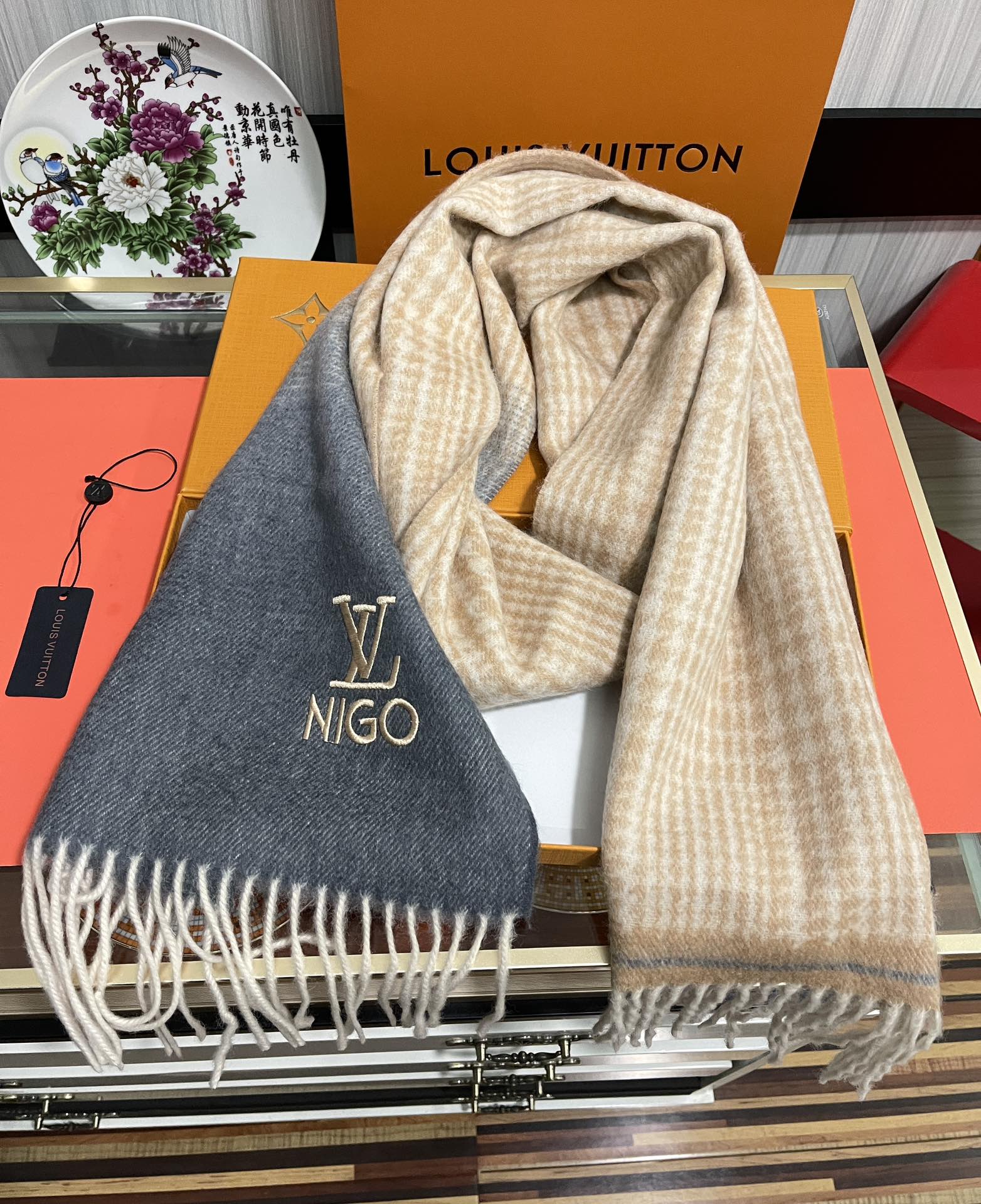 LOUIS VUITTON SCARF 200 CM IN BROWN MIX GREY CASHMERE 400012