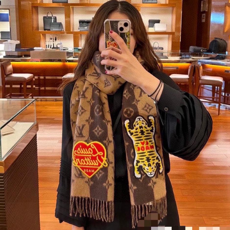 LOUIS VUITTON TIGER PATTERN SCARF 205 CM IN CHOCOLATE BROWN CASHMERE 390874