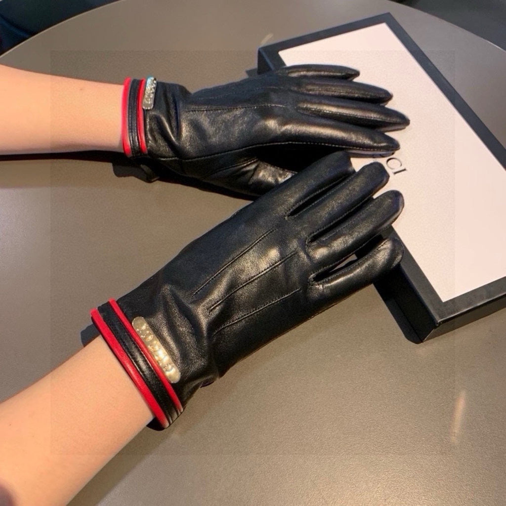GUCCI GLOVES IN BLACK MIX RED LAMBSKIN AND LAMB FUR LINING 467970