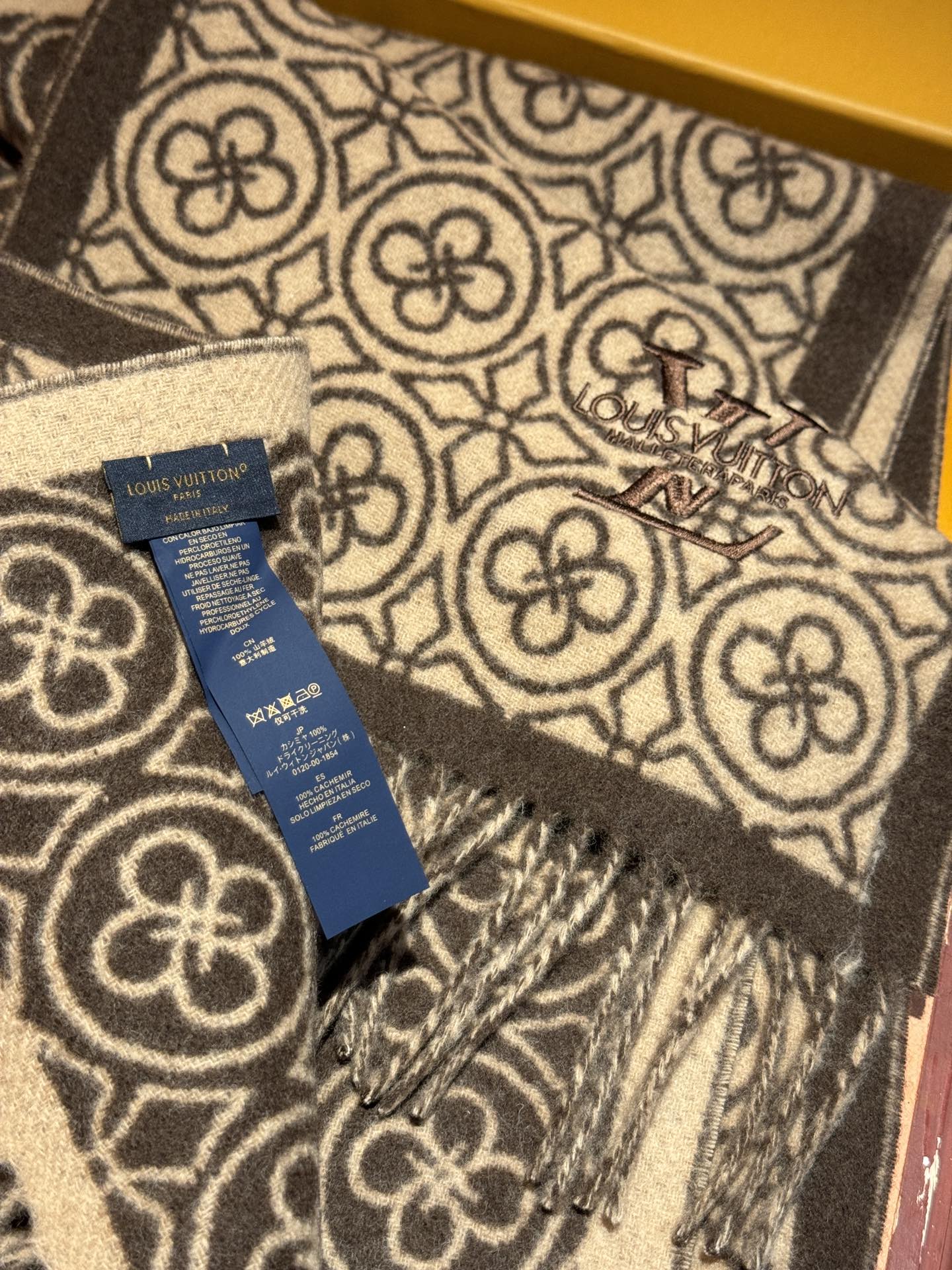 LOUIS VUITTON FLOWER MONOGRAM SCARF 180 CM IN MEDIUM BROWN CASHMERE 388306