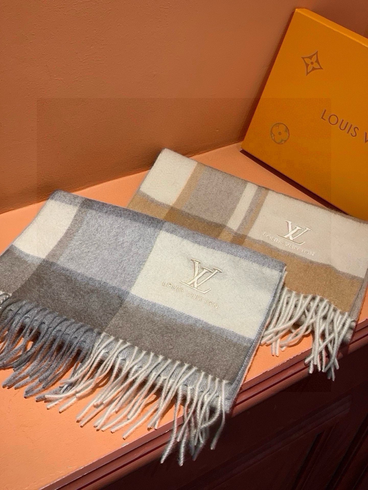 LOUIS VUITTON SCARF 180 CM IN KHAKI BROWN MIX WHITE CASHMERE 399872