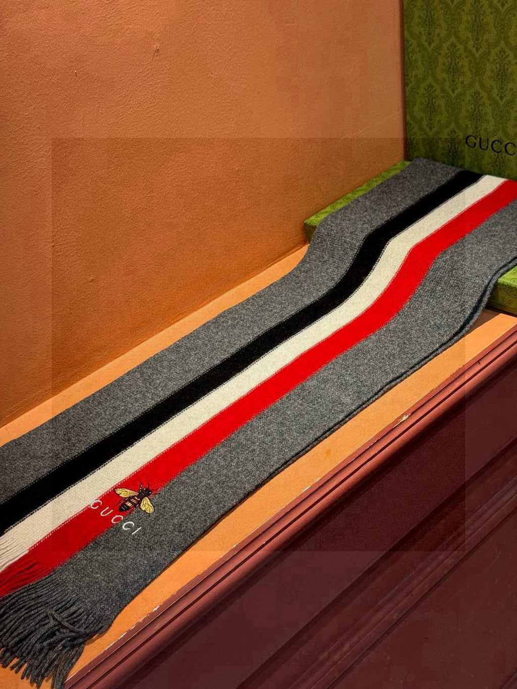 GUCCI 25S SCARF 180 IN CASHMERE 730565
