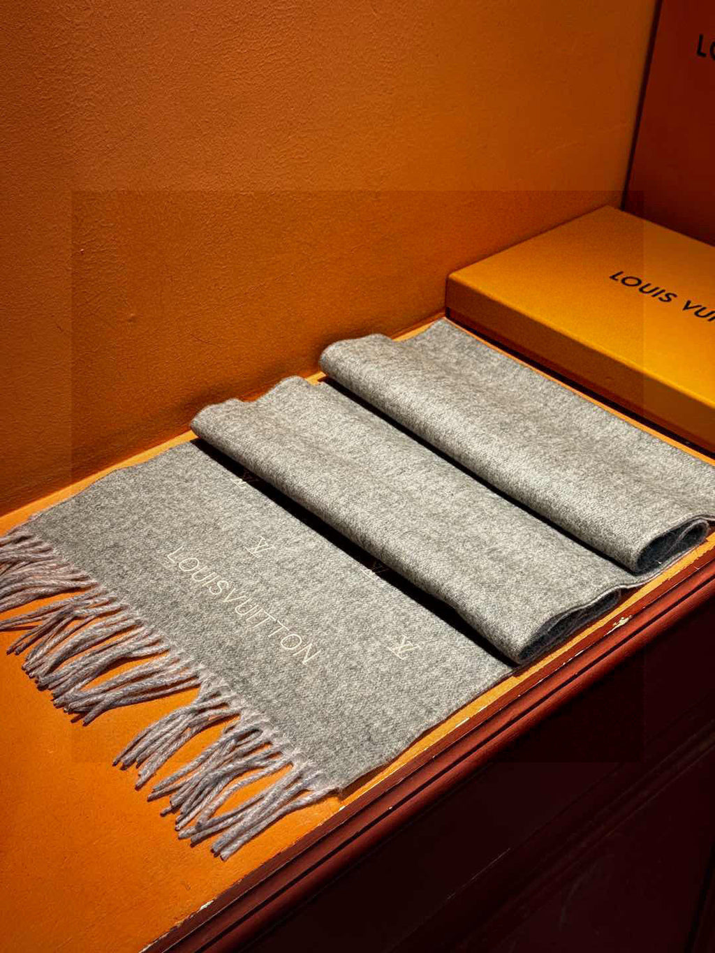 LOUIS VUITTON LV SCARF 180 CM IN CASHMERE 730571