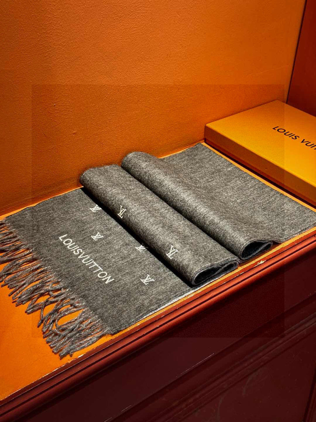 LOUIS VUITTON LV SCARF 180 CM IN CASHMERE 730576
