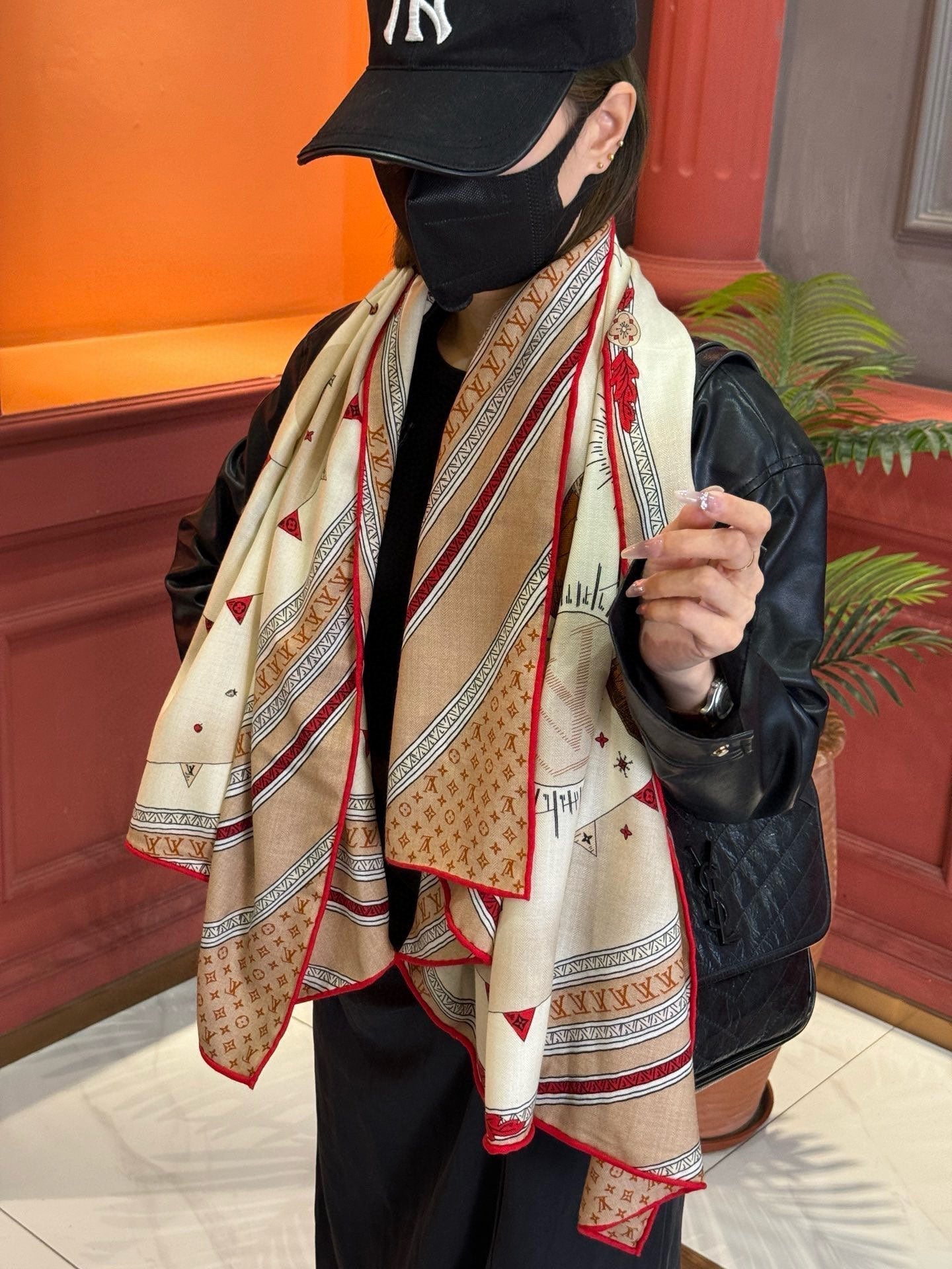 LOUIS VUITTON LV SCARF 140 CM IN SILK 730621