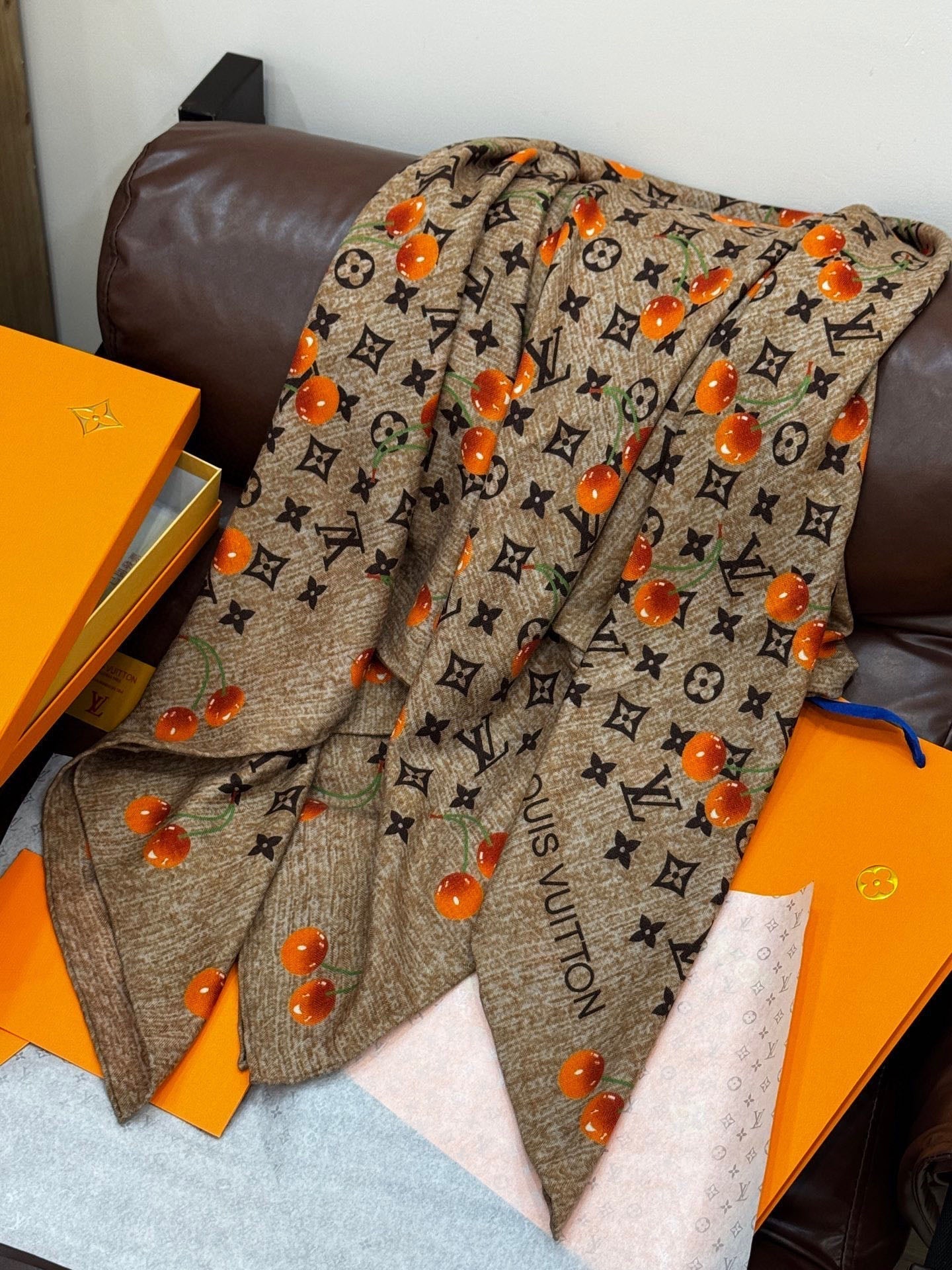 LOUIS VUITTON LV SCARF 140 CM IN WOOL MIX SILK 737264