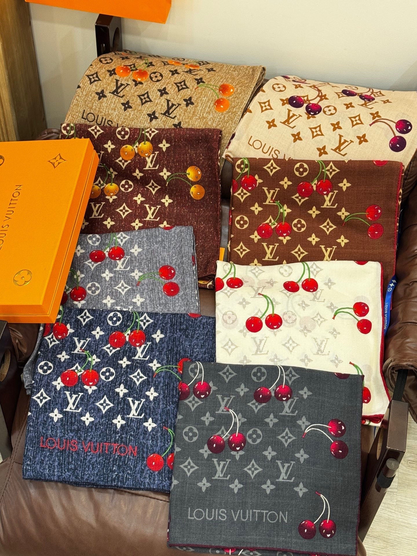 LOUIS VUITTON LV SCARF 140 CM IN WOOL MIX SILK 737266