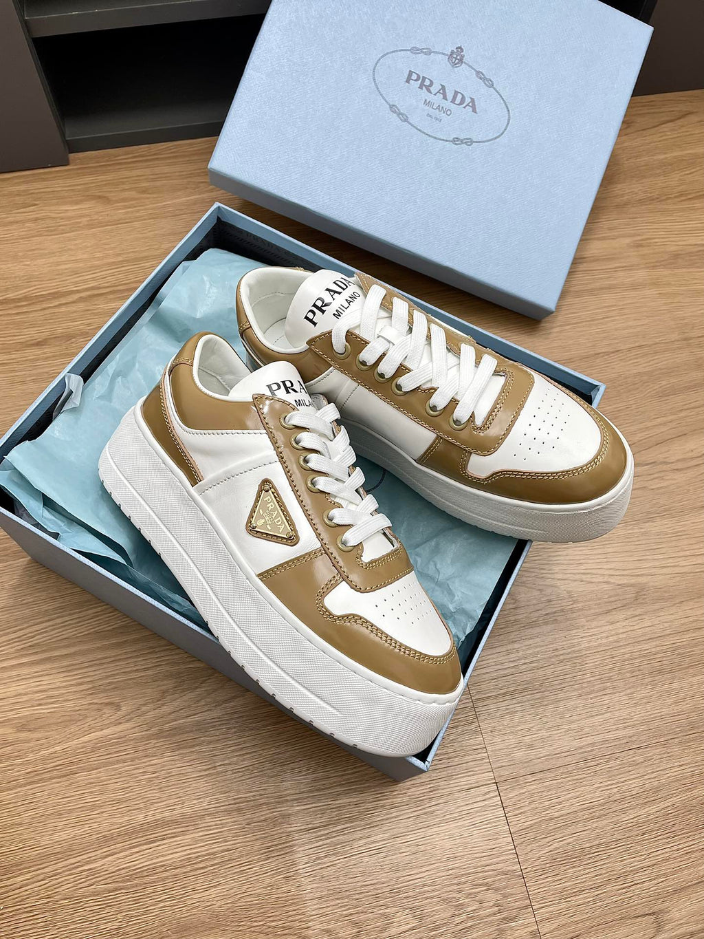 PRADA DOWNTOWN BOLD SNEAKERS WHITE AND PEANUT CALFSKIN