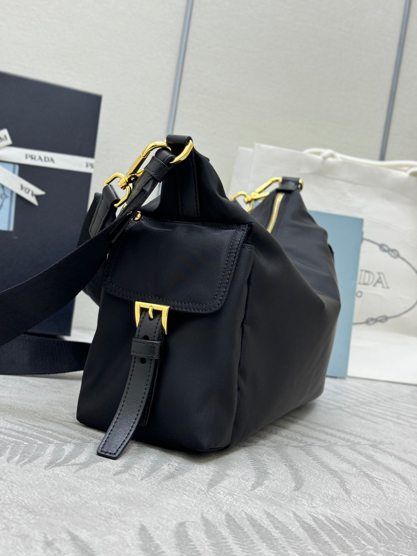 PRADA 25S EXPLORE LARGE RE-NYLON SHOULDER BAG 32 IN BLACK WITH FLAP